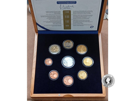 Sady € mincí - Euro mince NBS - 2013 / Proof - drevená kazeta